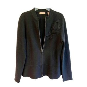 I.E. BLACK ZIP UP SWEATER TOP. MADE OF 100% WOOL, MADE IN AUSTRALIA. SIZE M